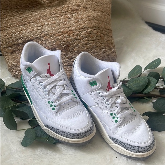 Jordan 3 Retro White and Green Sneakers with Classic Design - Picture 1 of 12